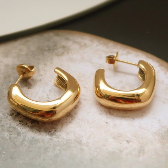 Jewelry - NEW 18K Gold Plated Open Square Hoop Earrings